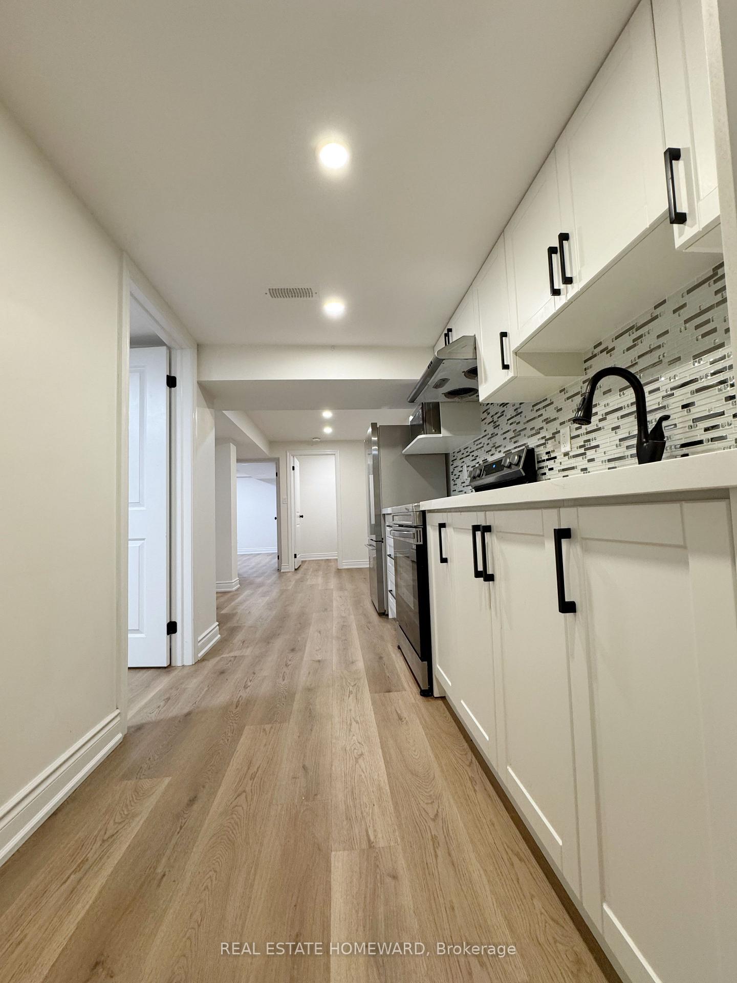 Photo 7 of 60 Attridge Drive, Aurora, Aurora Village — HOMEH