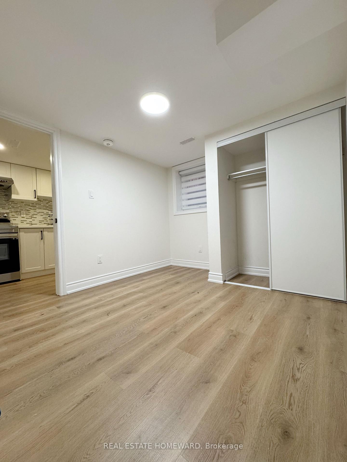 Photo 10 of 60 Attridge Drive, Aurora, Aurora Village — HOMEH