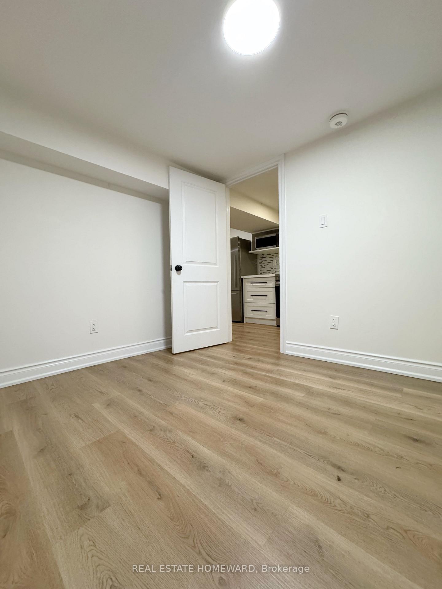 Photo 11 of 60 Attridge Drive, Aurora, Aurora Village — HOMEH