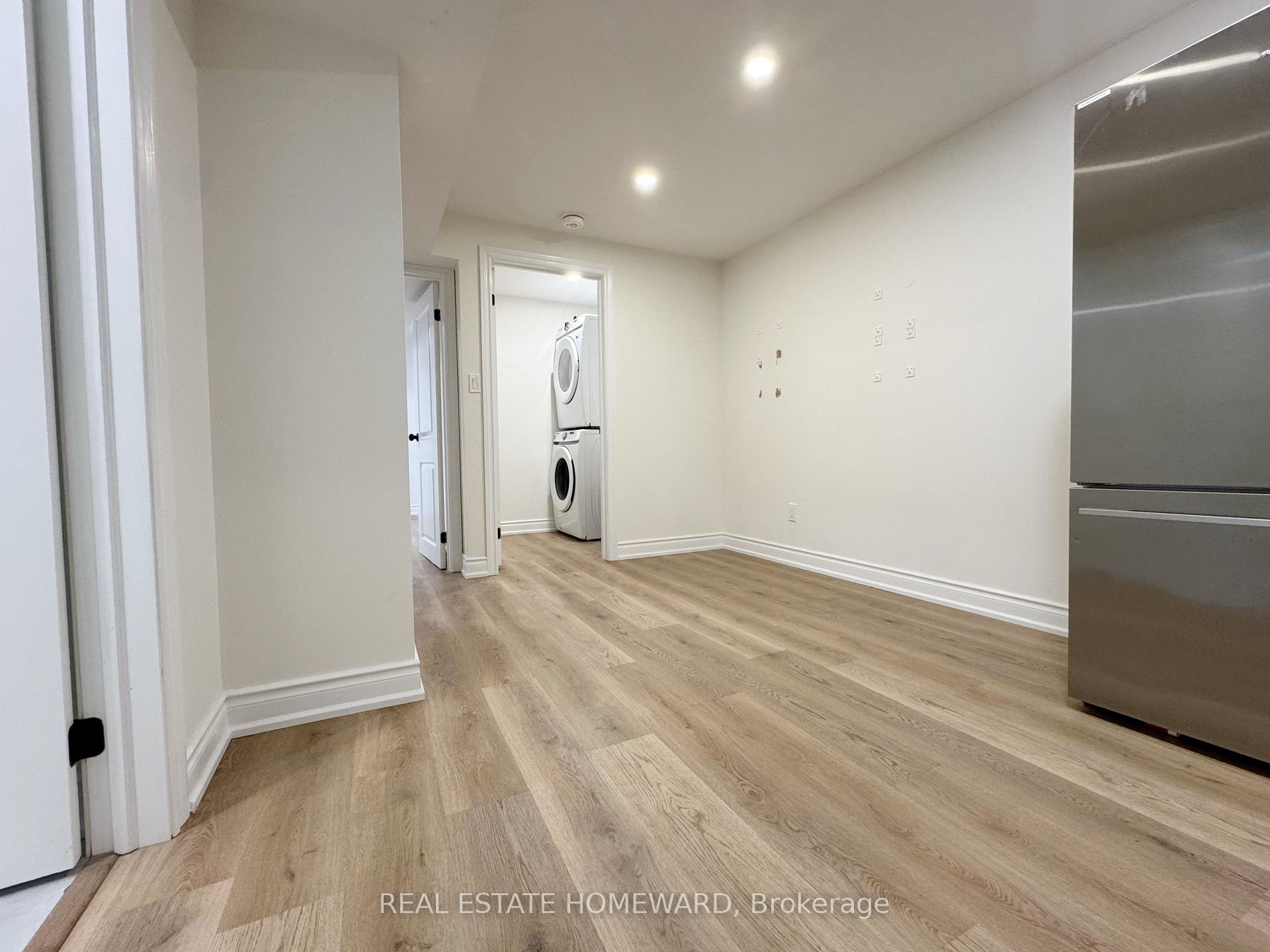Photo 20 of 60 Attridge Drive, Aurora, Aurora Village — HOMEH
