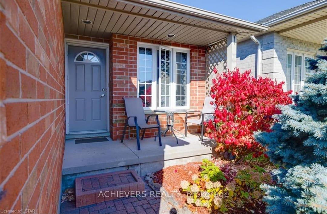 Photo 2 of 1402 Baycliffe Place, London, East E — HOMEH