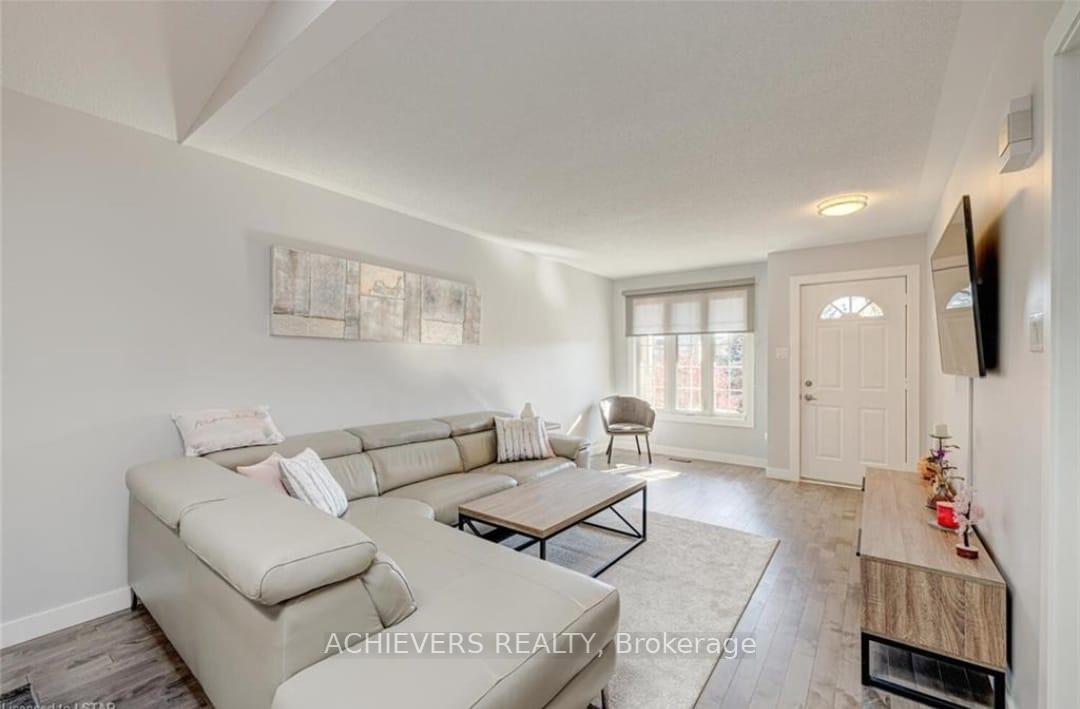 Photo 5 of 1402 Baycliffe Place, London, East E — HOMEH