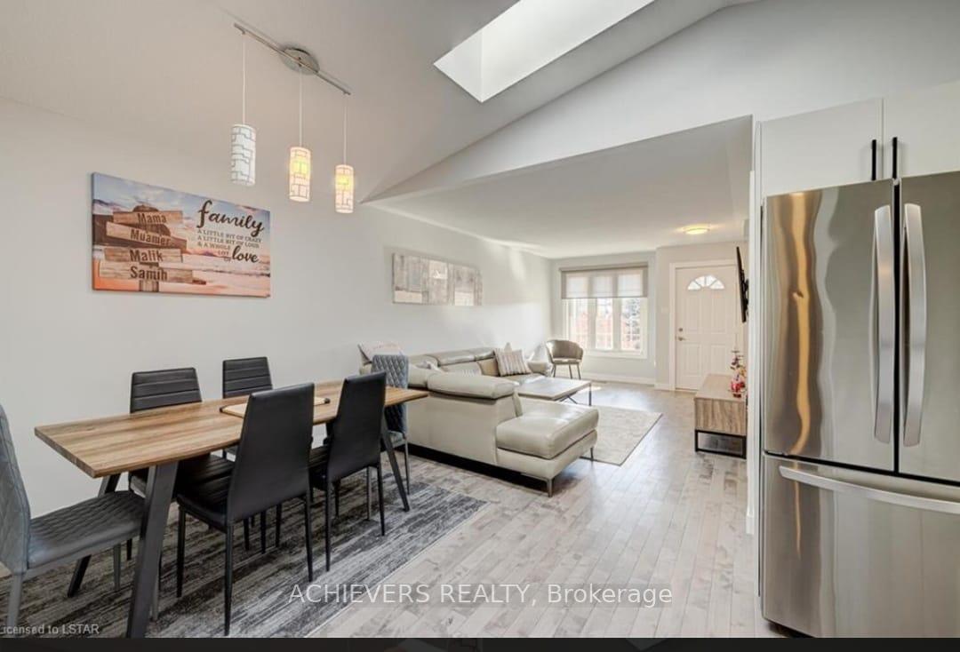 Photo 6 of 1402 Baycliffe Place, London, East E — HOMEH