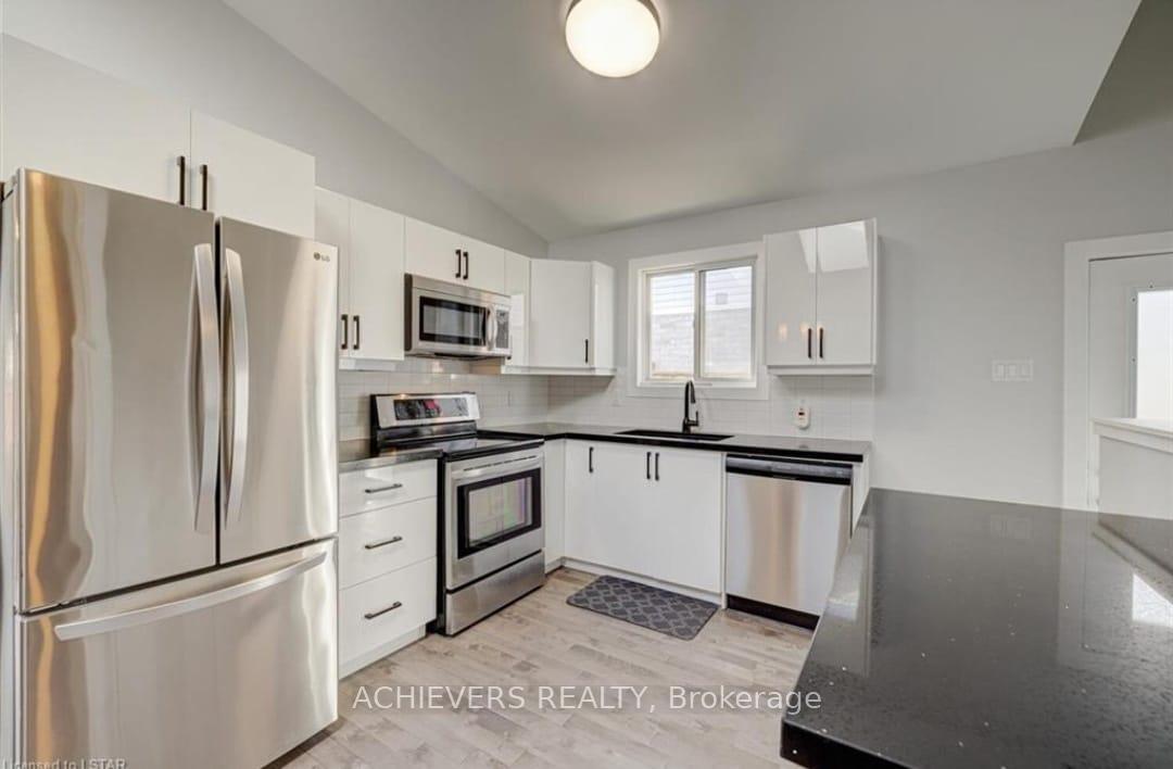 Photo 7 of 1402 Baycliffe Place, London, East E — HOMEH