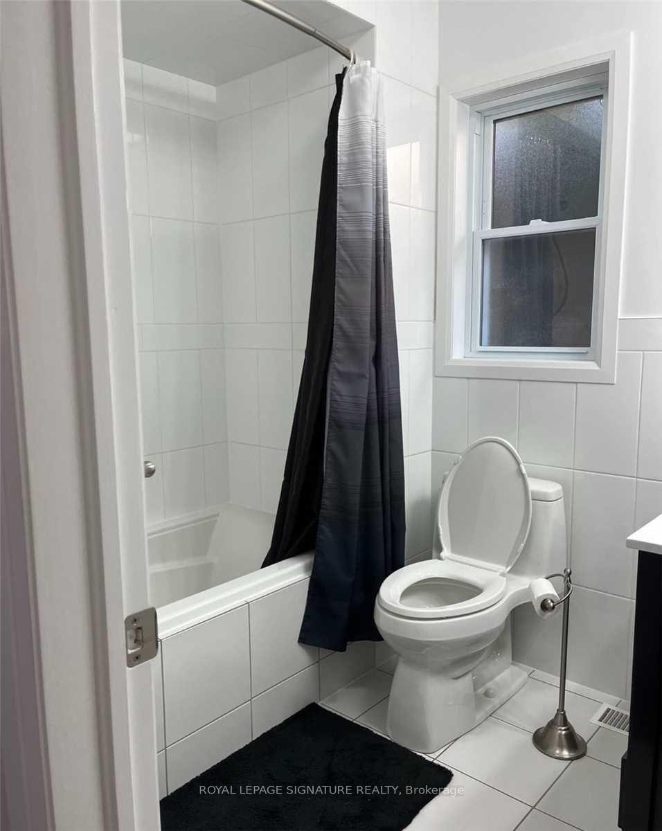 Photo 14 of 40 Amiens Road E, Scarborough, West Hill — HOMEH