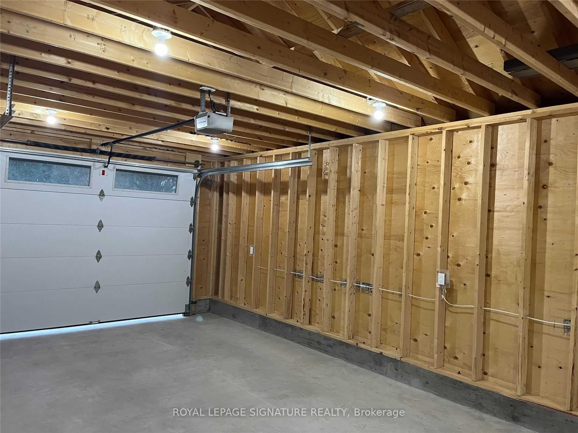 Photo 17 of 40 Amiens Road E, Scarborough, West Hill — HOMEH
