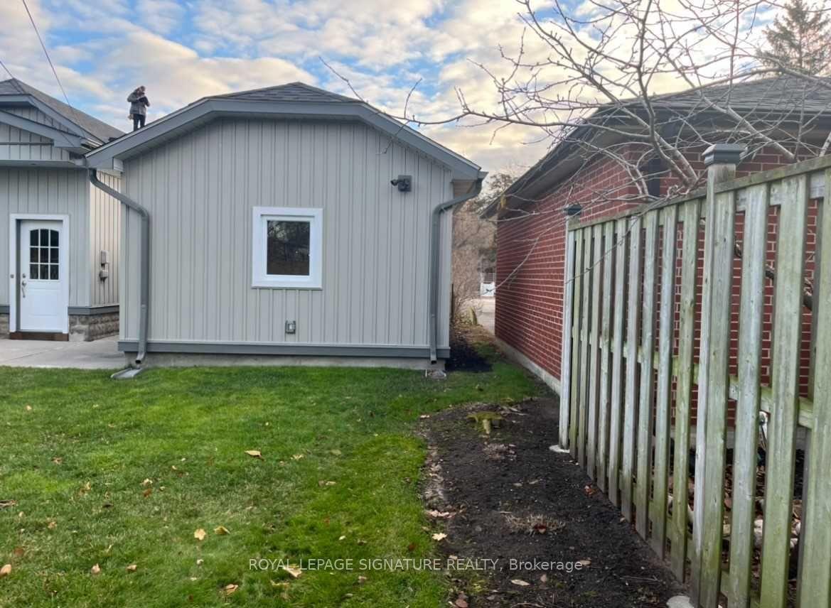 Photo 23 of 40 Amiens Road E, Scarborough, West Hill — HOMEH