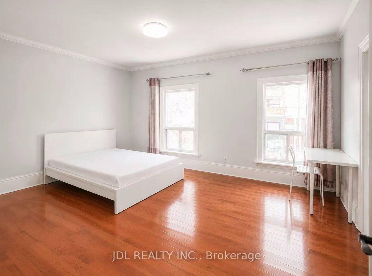 Front of Unit Suite A, 2nd Floor, 60 Grange Ave Toronto M5T 1C9