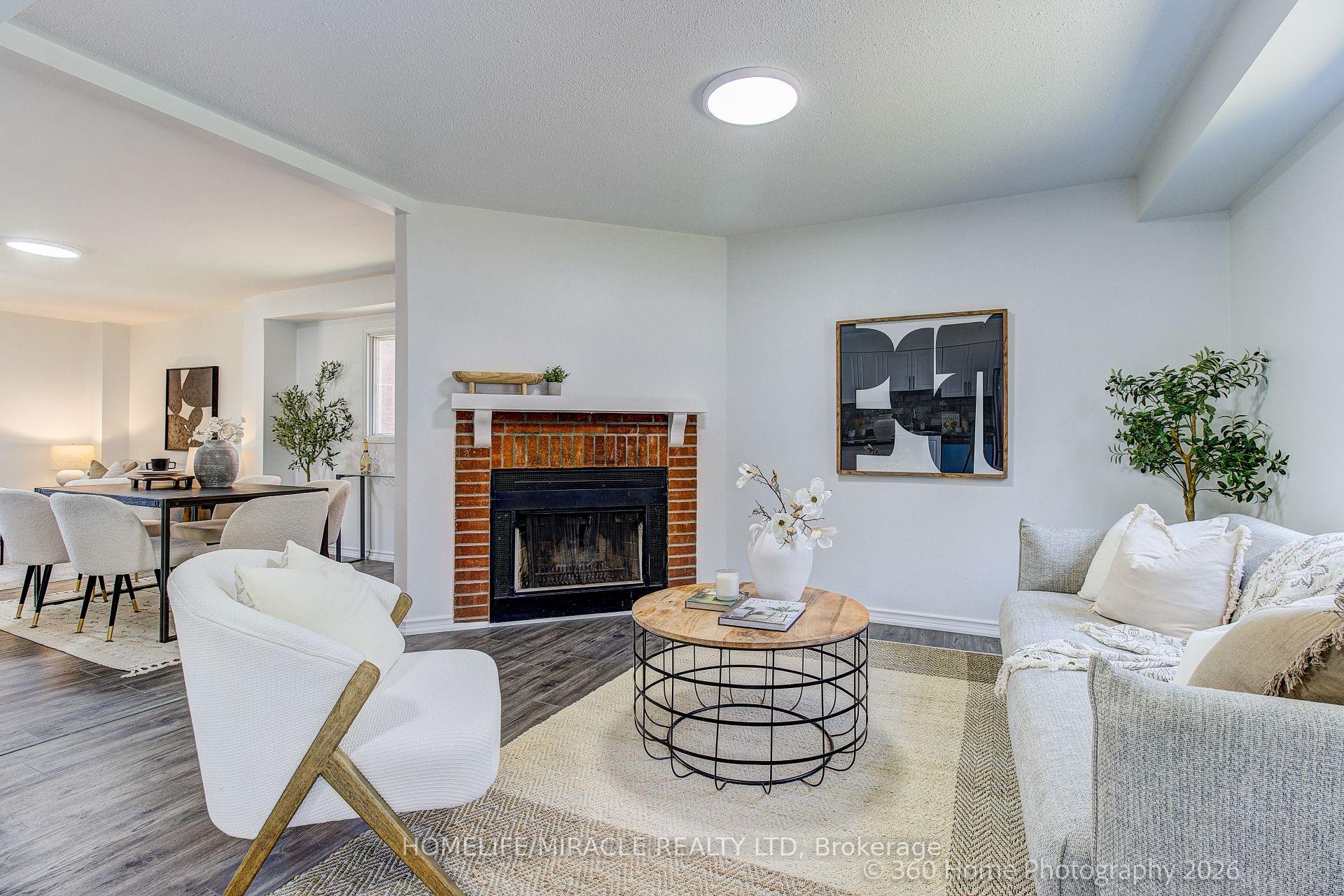 Photo 11 of 25 Chalmers Crescent, Ajax, Central — HOMEH