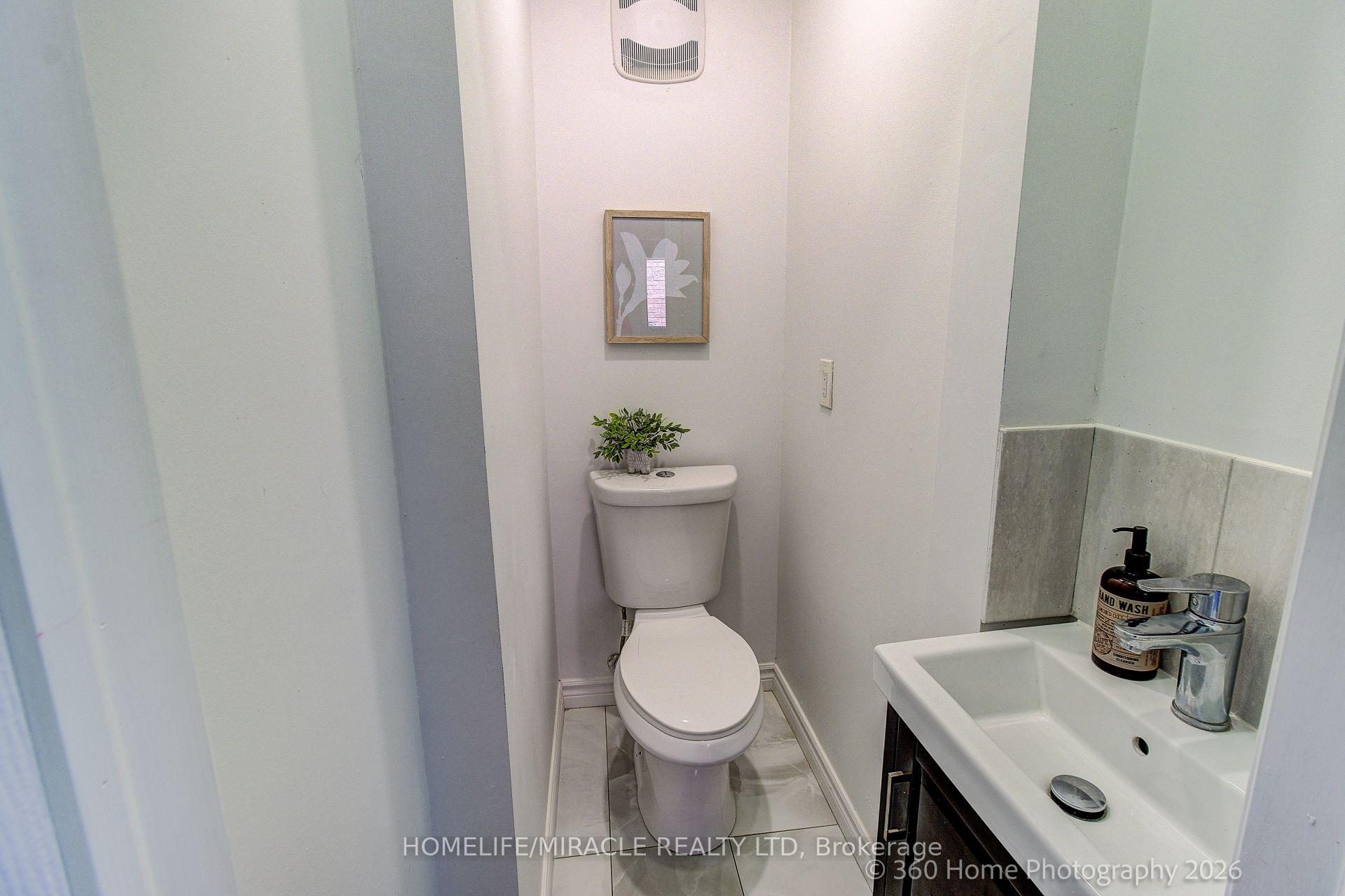 Photo 12 of 25 Chalmers Crescent, Ajax, Central — HOMEH
