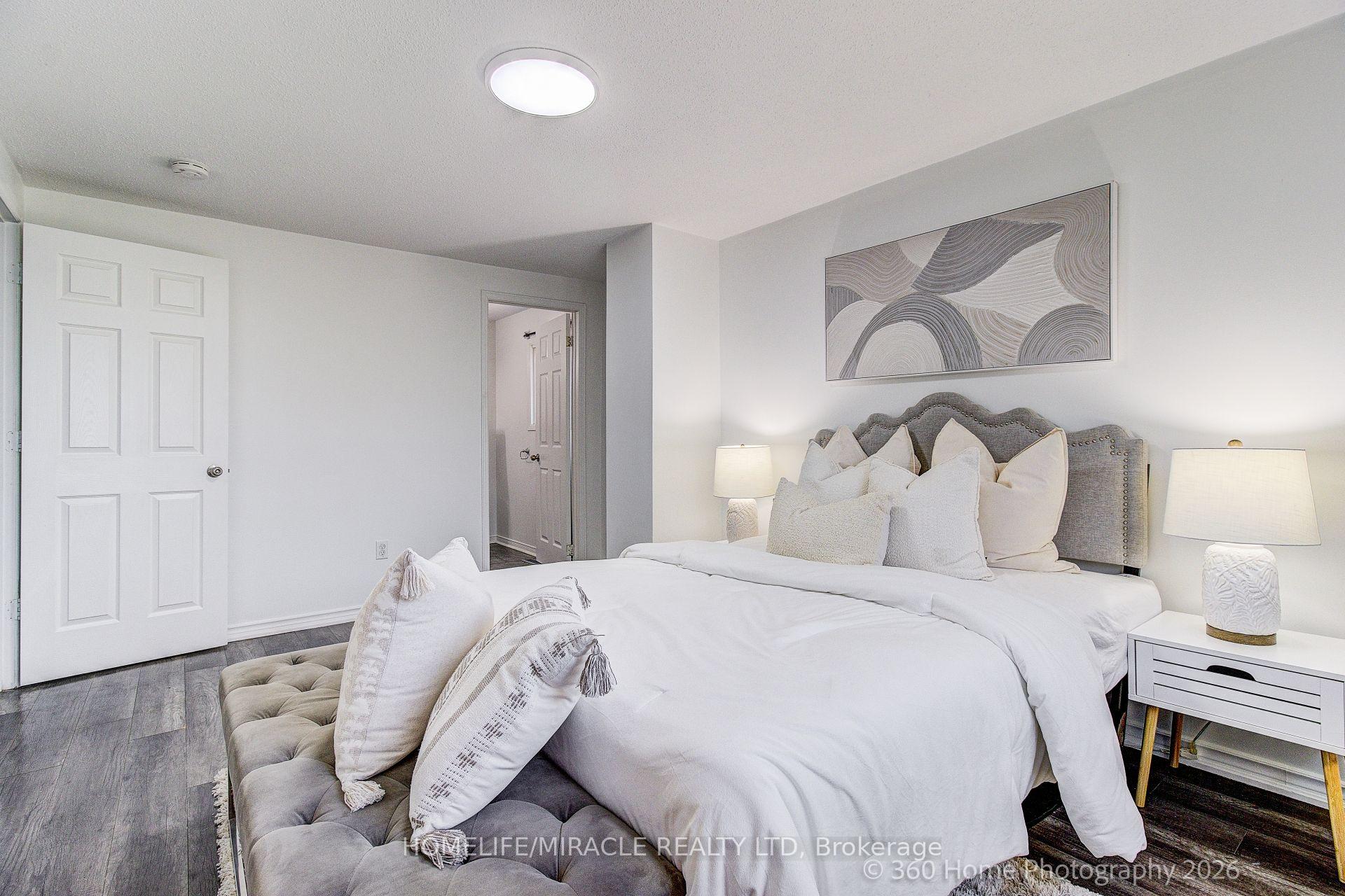 Photo 16 of 25 Chalmers Crescent, Ajax, Central — HOMEH