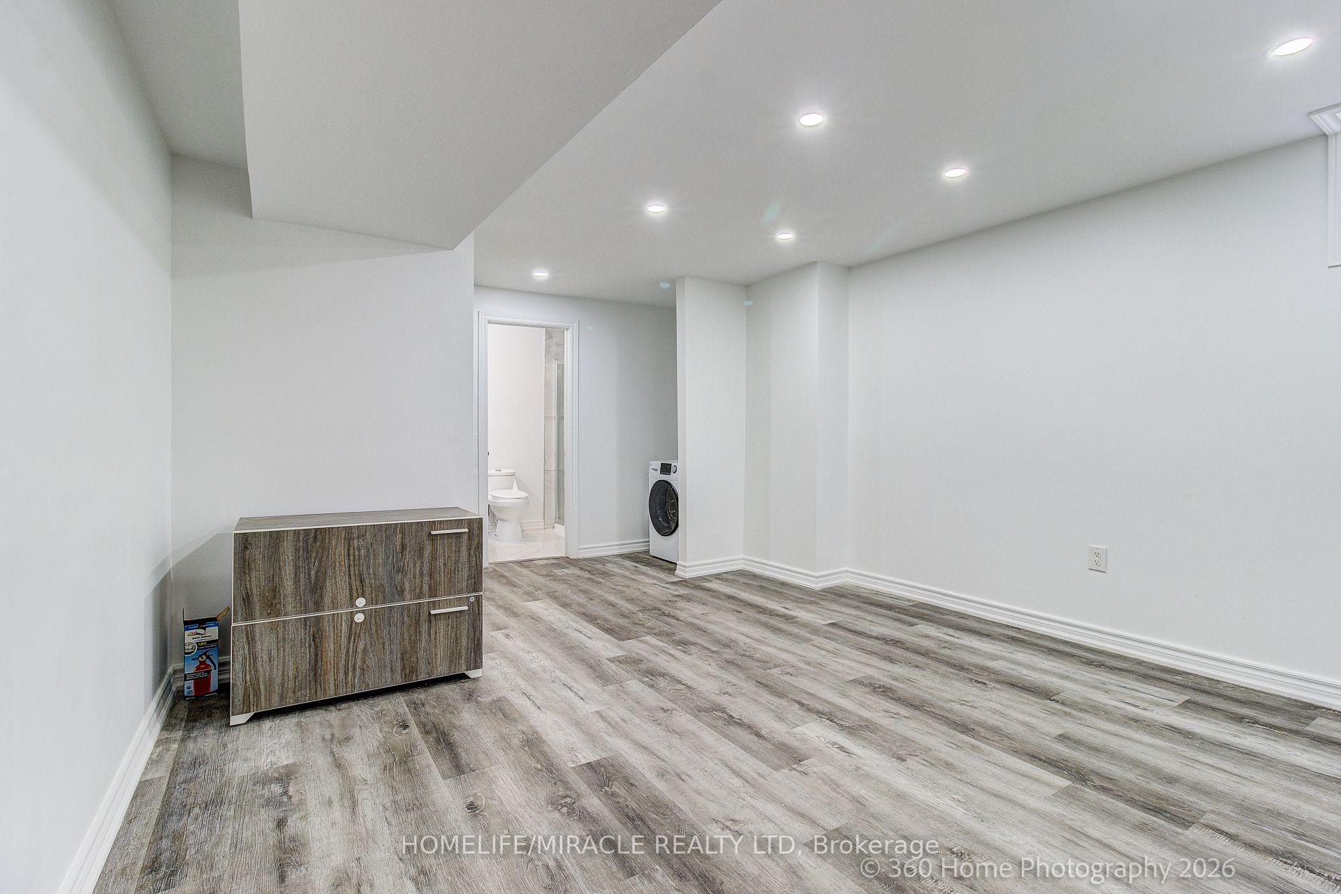 Photo 23 of 25 Chalmers Crescent, Ajax, Central — HOMEH