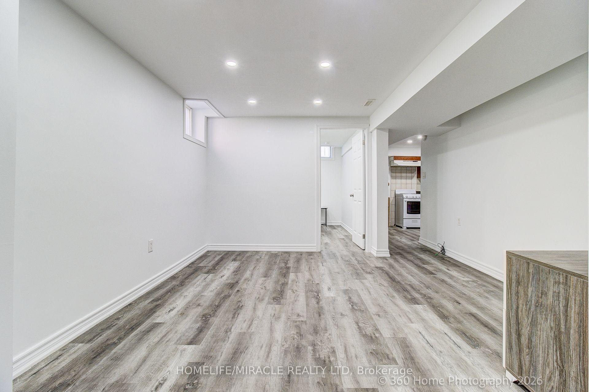 Photo 24 of 25 Chalmers Crescent, Ajax, Central — HOMEH