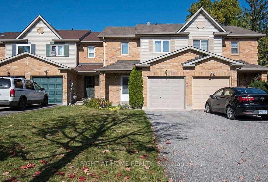 Photo 2 of 28 Bates Court, Barrie, Painswick North — HOMEH