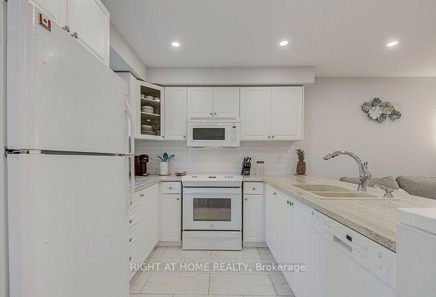 Photo 12 of 28 Bates Court, Barrie, Painswick North — HOMEH