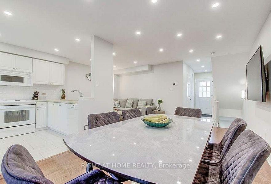 Photo 14 of 28 Bates Court, Barrie, Painswick North — HOMEH