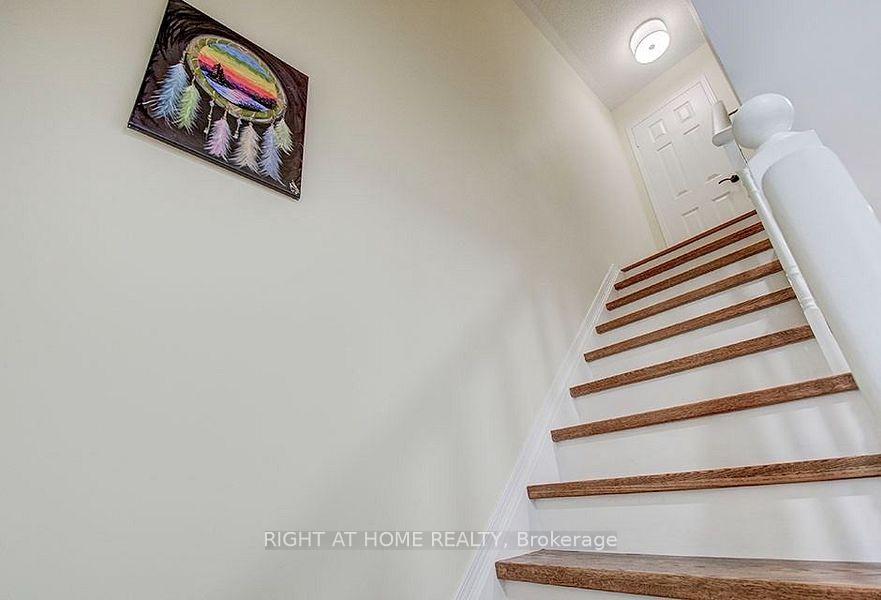 Photo 16 of 28 Bates Court, Barrie, Painswick North — HOMEH