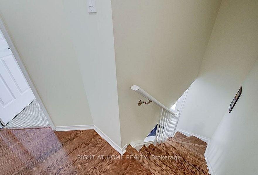 Photo 17 of 28 Bates Court, Barrie, Painswick North — HOMEH