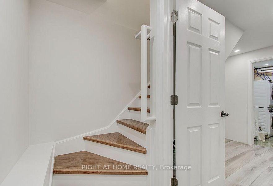 Photo 26 of 28 Bates Court, Barrie, Painswick North — HOMEH