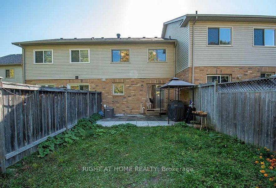 Photo 30 of 28 Bates Court, Barrie, Painswick North — HOMEH