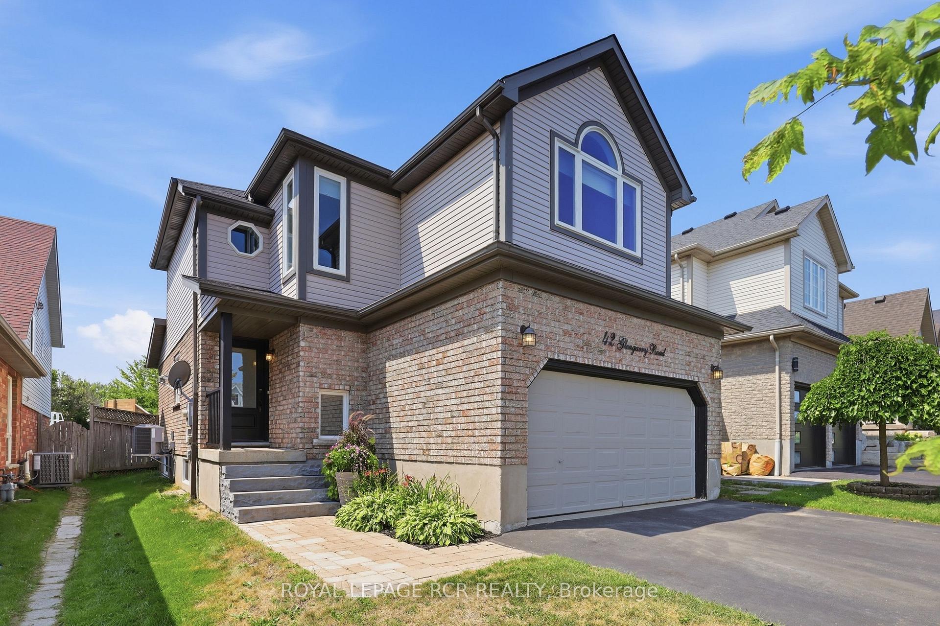Photo 4 of 42 Glengarry Road, Orangeville — HOMEH