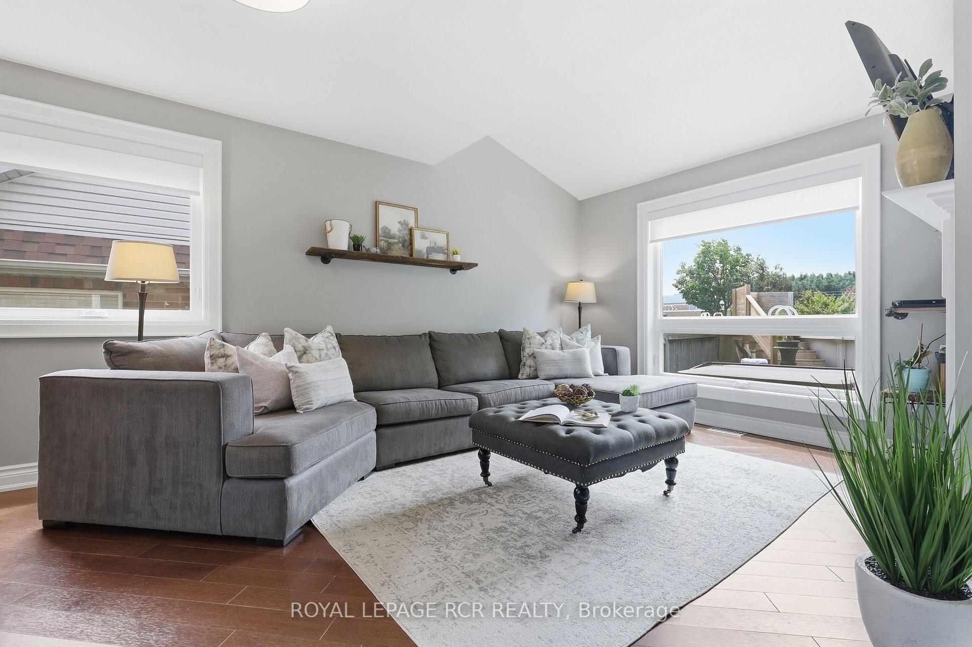 Photo 8 of 42 Glengarry Road, Orangeville — HOMEH