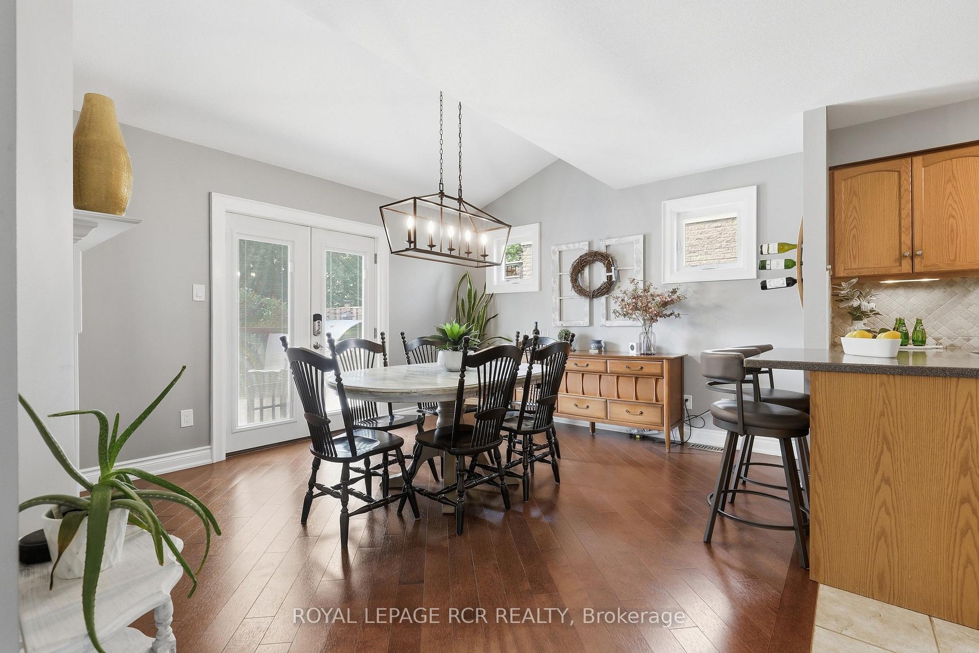 Photo 15 of 42 Glengarry Road, Orangeville — HOMEH