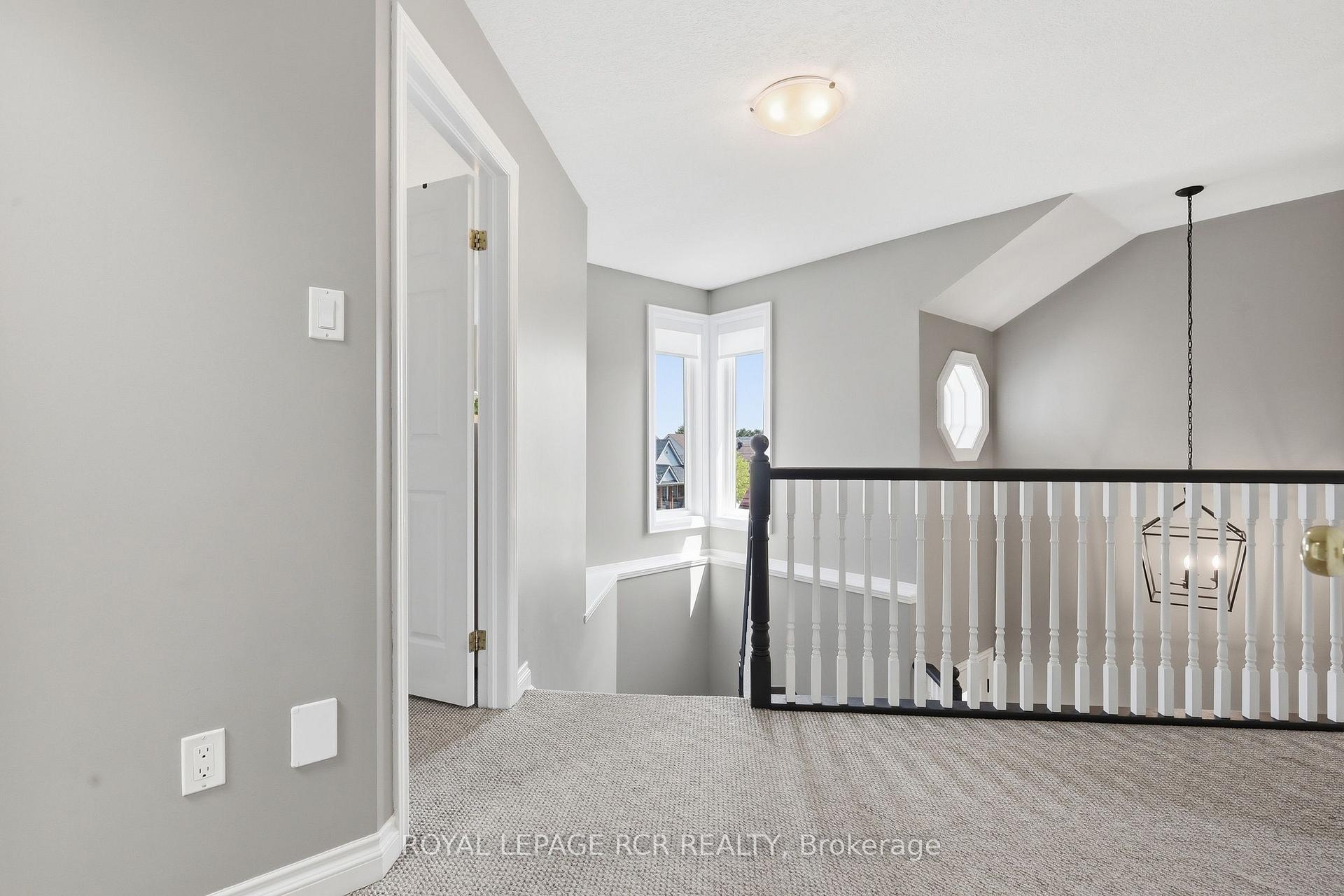 Photo 20 of 42 Glengarry Road, Orangeville — HOMEH