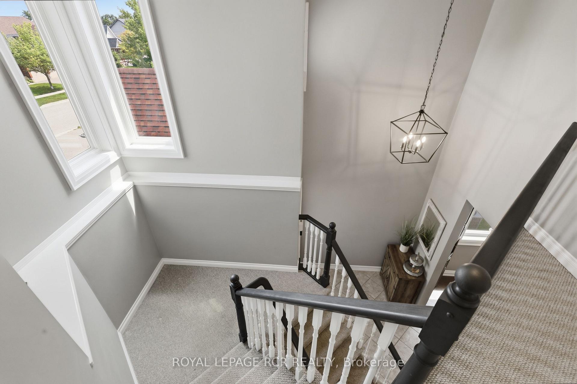 Photo 21 of 42 Glengarry Road, Orangeville — HOMEH