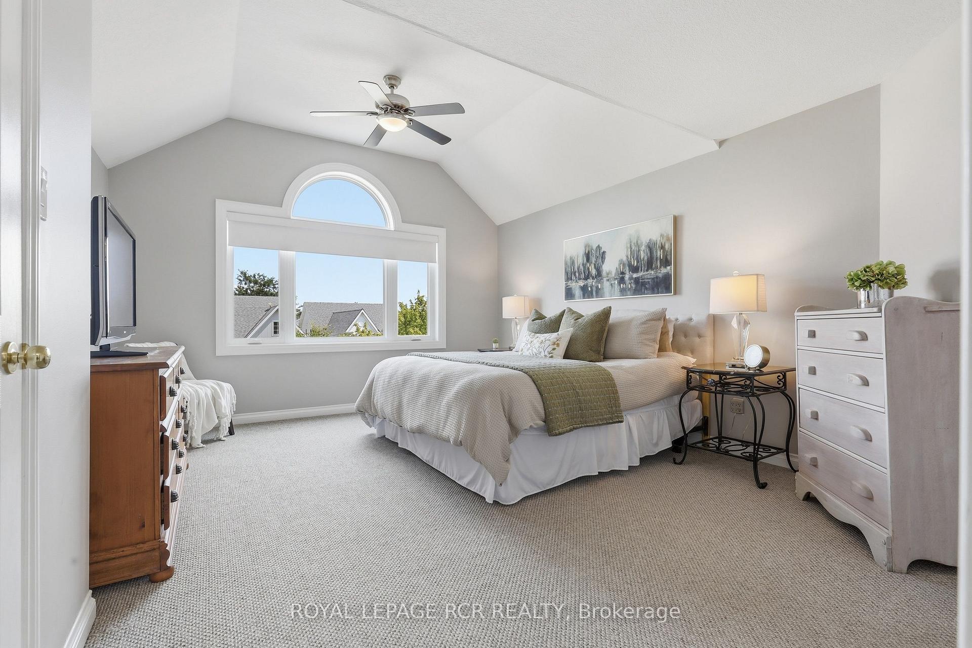 Photo 22 of 42 Glengarry Road, Orangeville — HOMEH