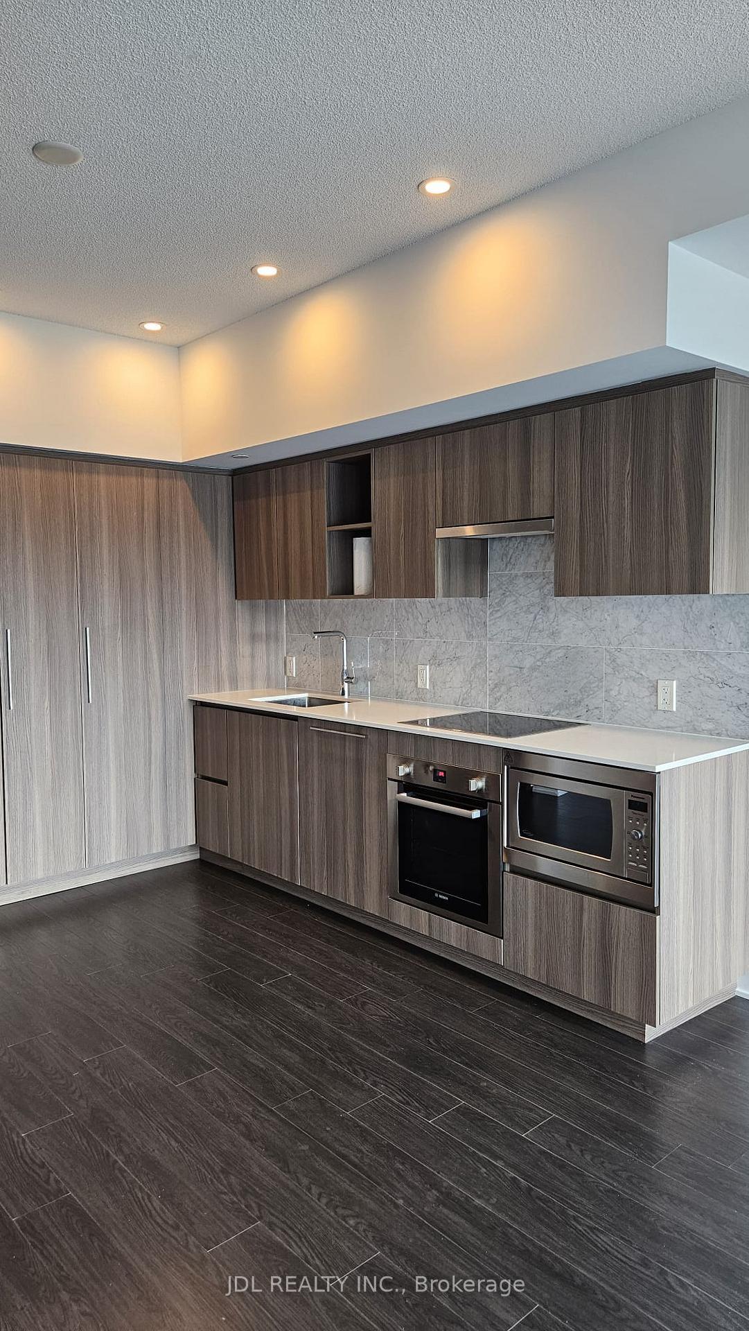 Photo 4 of Unit 3708, 19 Bathurst Street, Toronto, Waterfront Communities — HOMEH