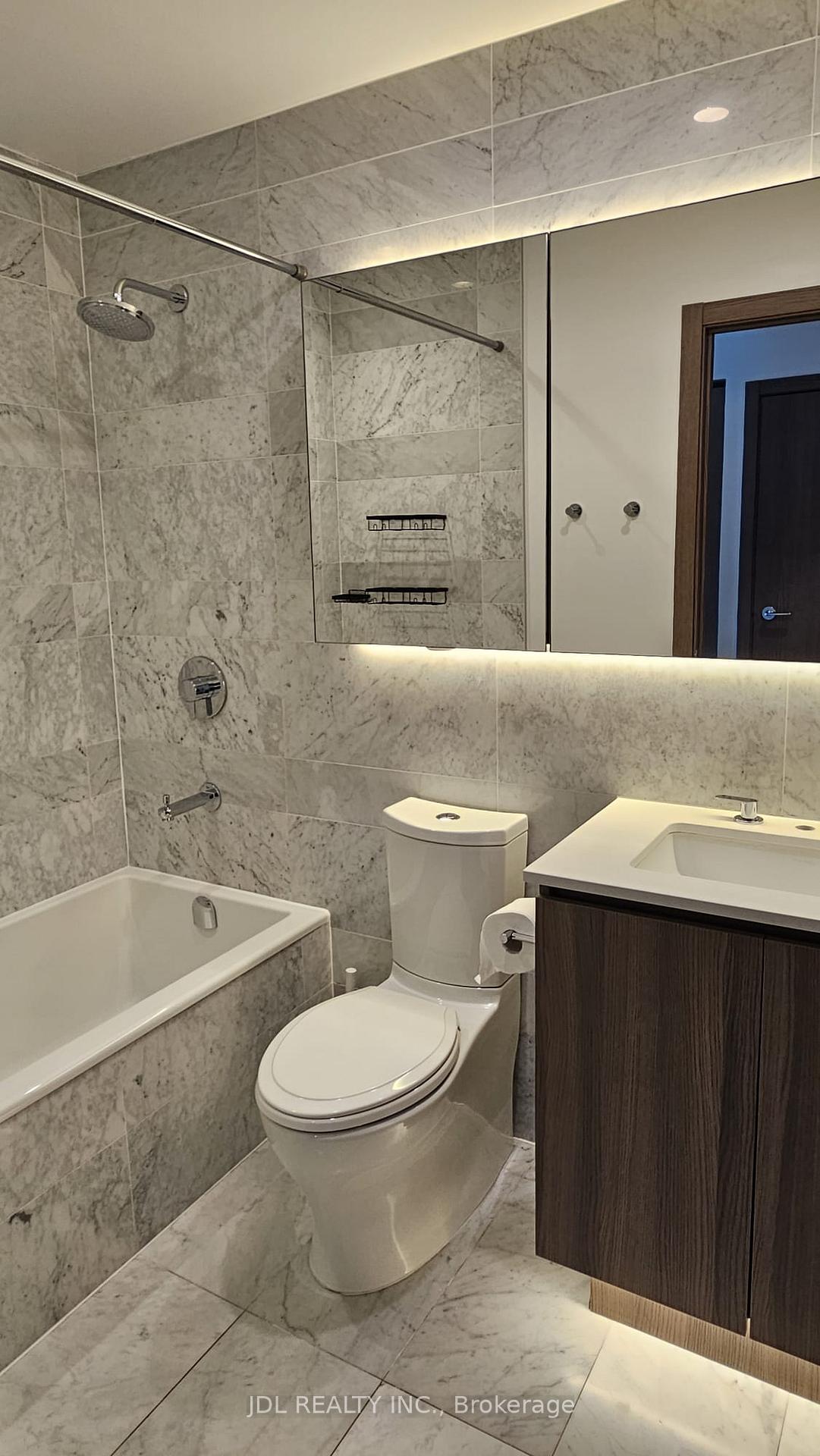 Photo 13 of Unit 3708, 19 Bathurst Street, Toronto, Waterfront Communities — HOMEH