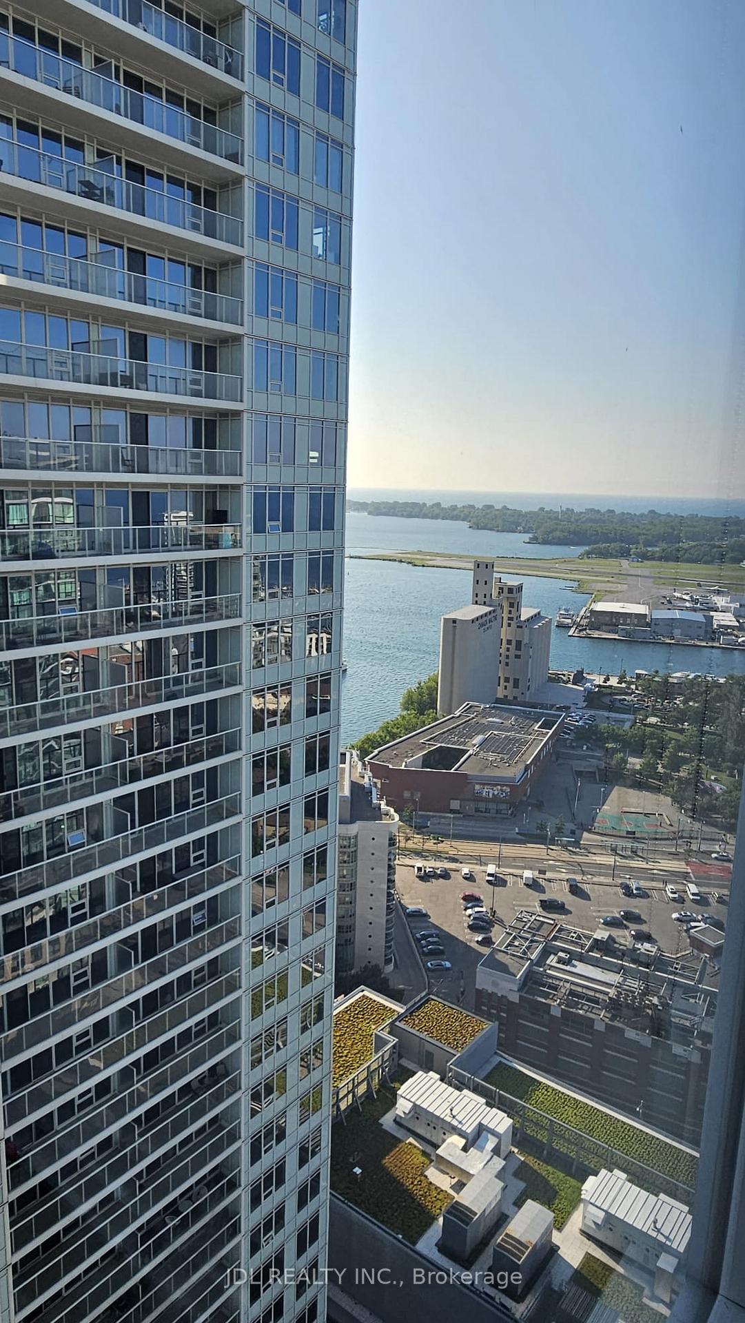 Photo 17 of Unit 3708, 19 Bathurst Street, Toronto, Waterfront Communities — HOMEH