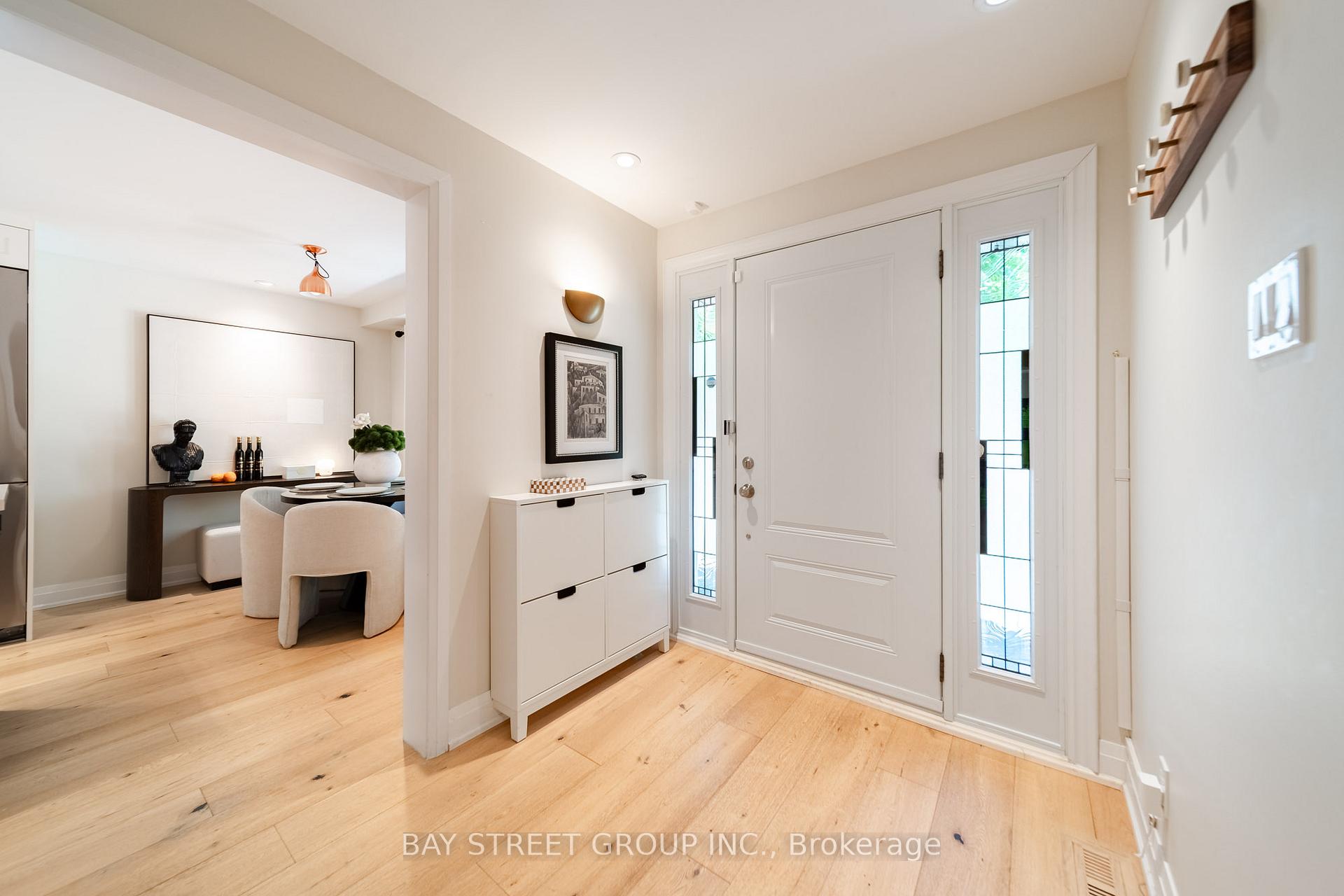 Photo 4 of 2366 Devon Road, Oakville, Ford — HOMEH