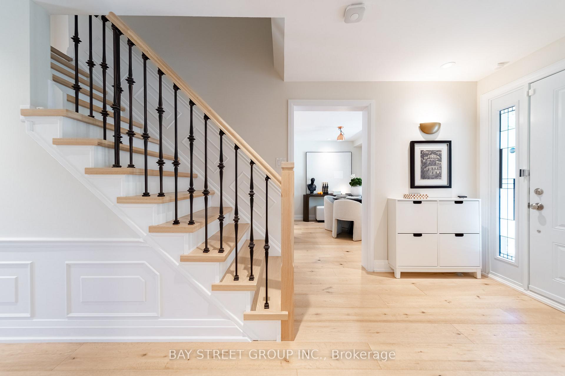 Photo 6 of 2366 Devon Road, Oakville, Ford — HOMEH
