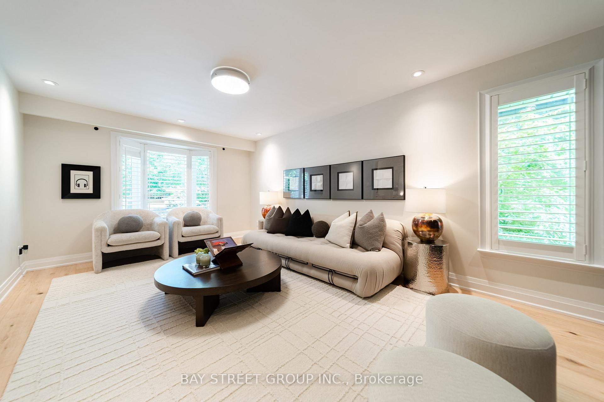 Photo 8 of 2366 Devon Road, Oakville, Ford — HOMEH