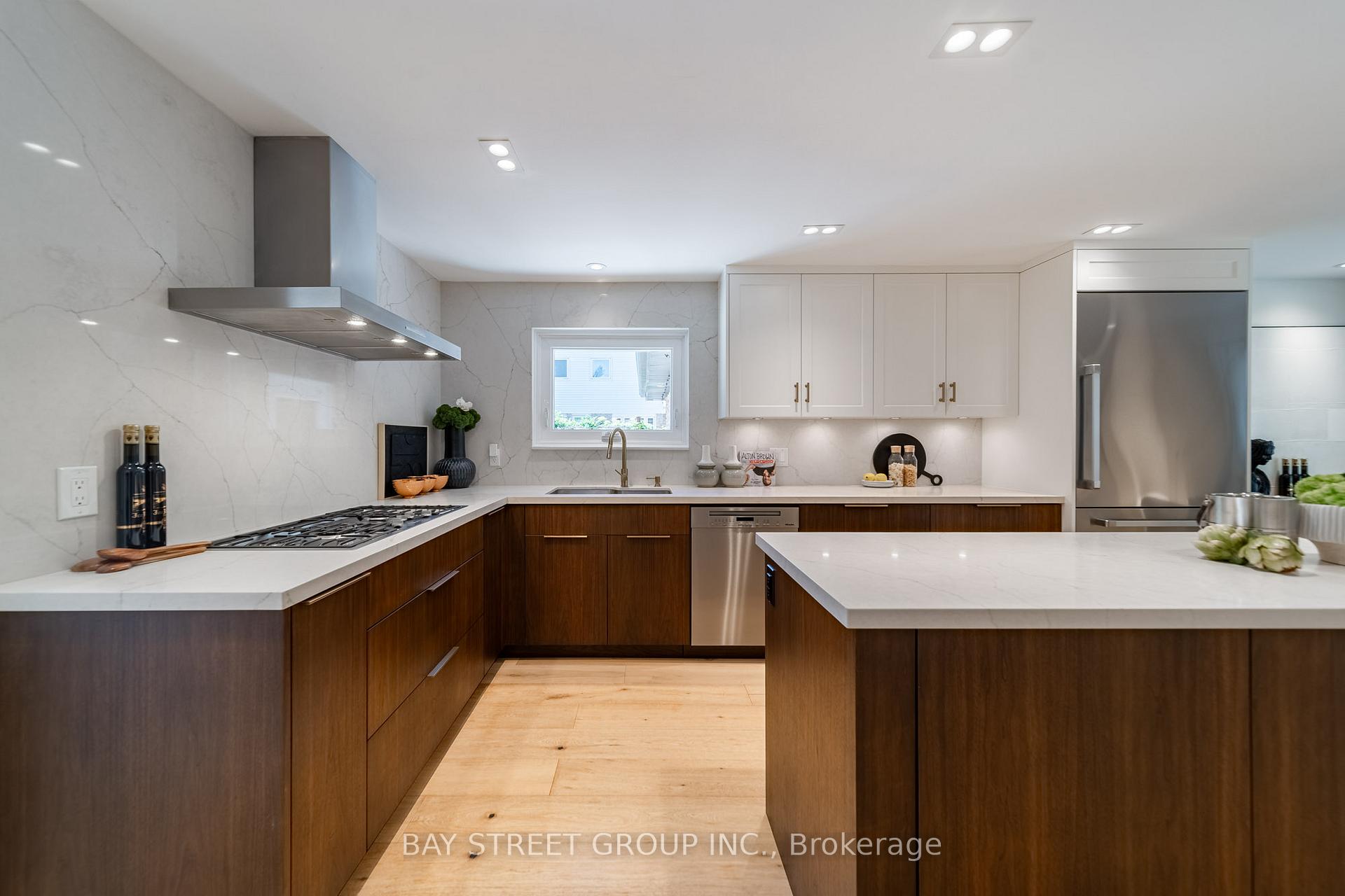 Photo 9 of 2366 Devon Road, Oakville, Ford — HOMEH