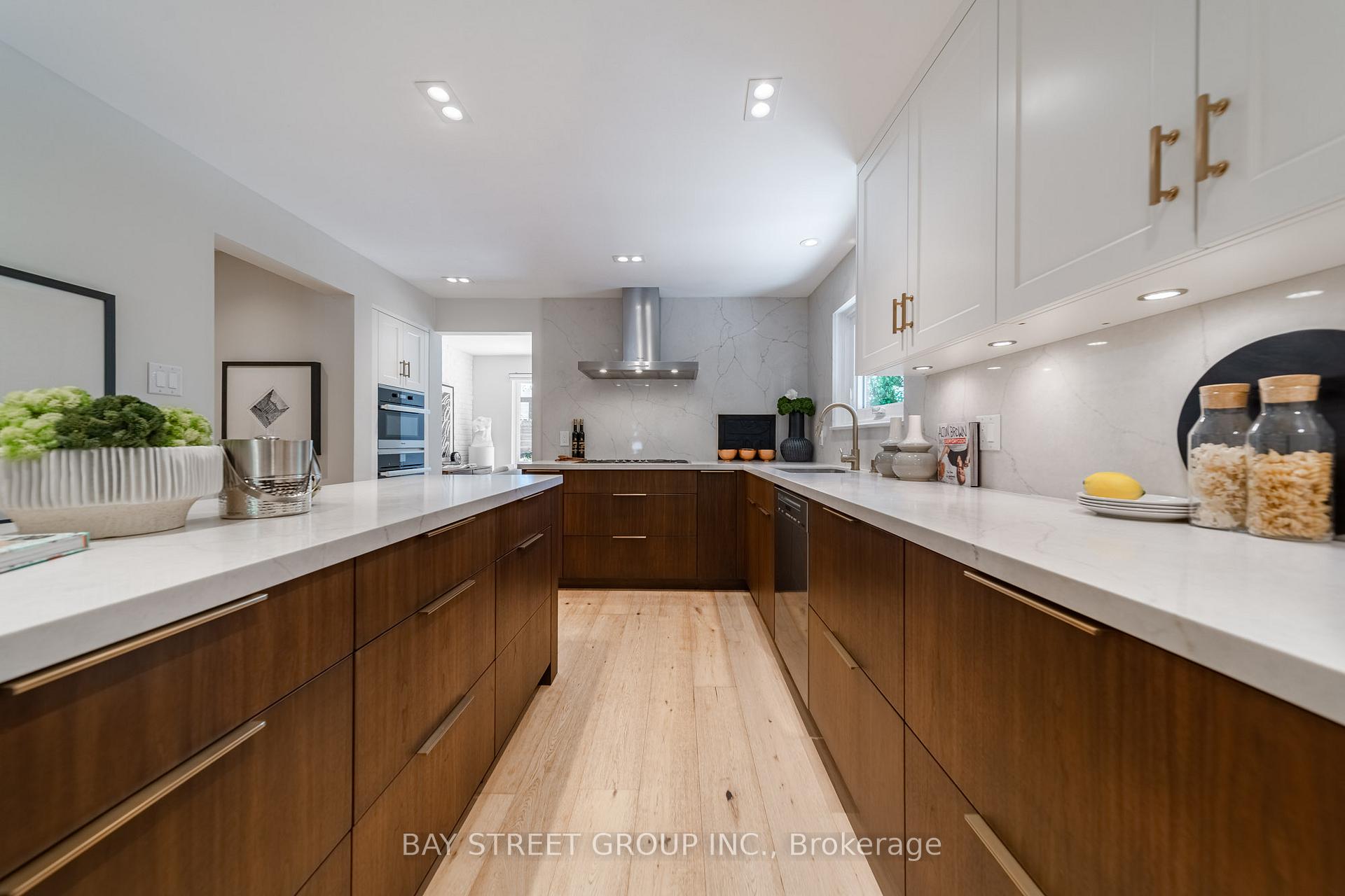 Photo 10 of 2366 Devon Road, Oakville, Ford — HOMEH