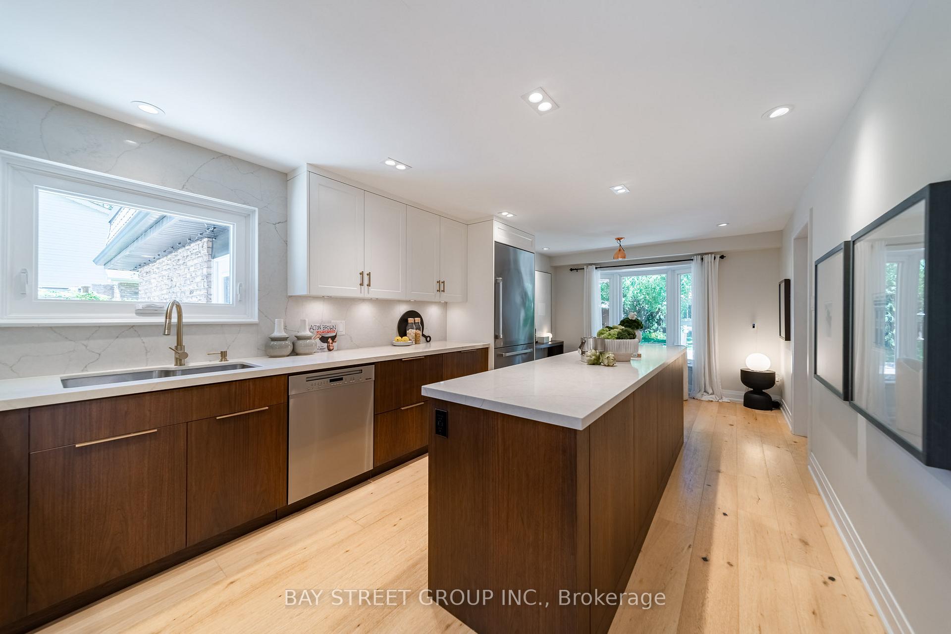 Photo 11 of 2366 Devon Road, Oakville, Ford — HOMEH