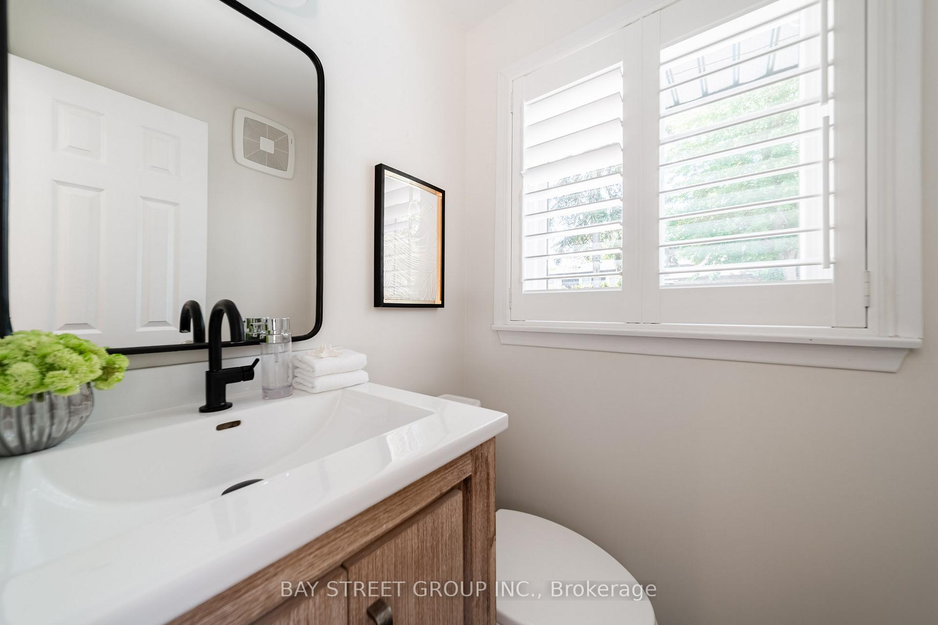 Photo 14 of 2366 Devon Road, Oakville, Ford — HOMEH