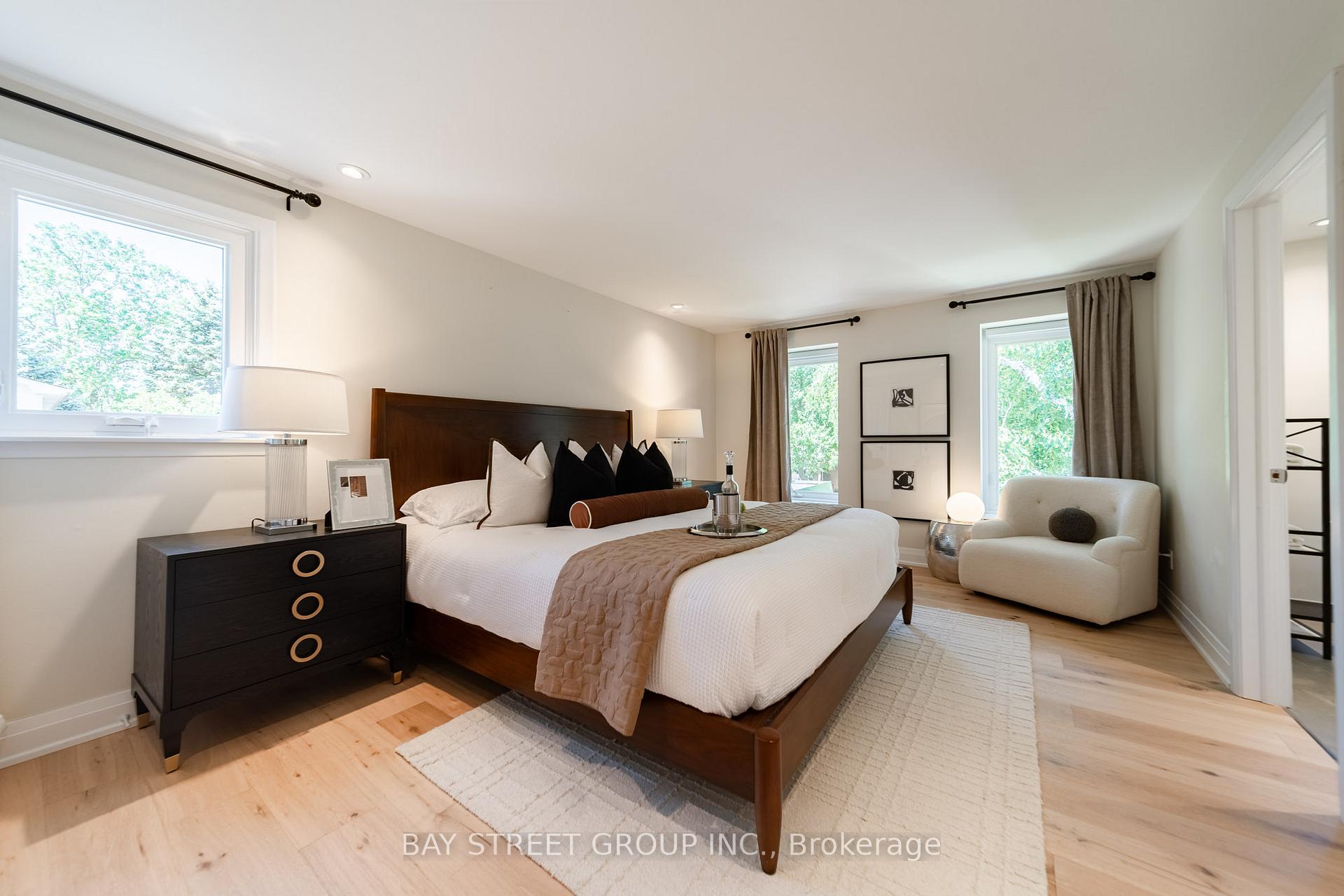Photo 16 of 2366 Devon Road, Oakville, Ford — HOMEH