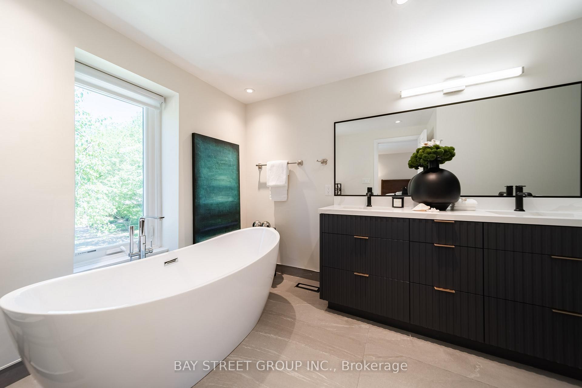 Photo 17 of 2366 Devon Road, Oakville, Ford — HOMEH