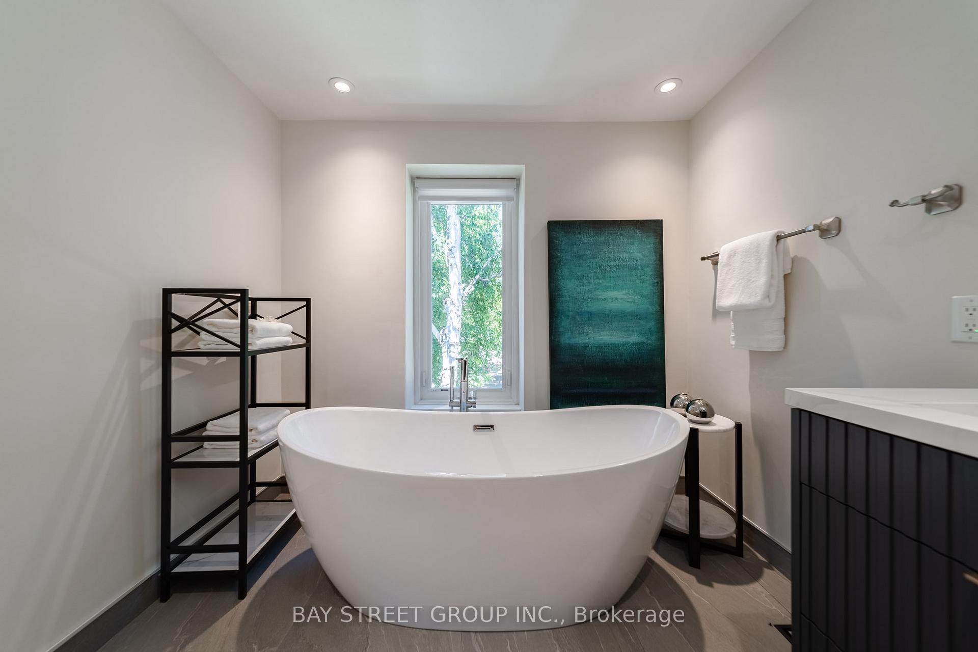 Photo 18 of 2366 Devon Road, Oakville, Ford — HOMEH
