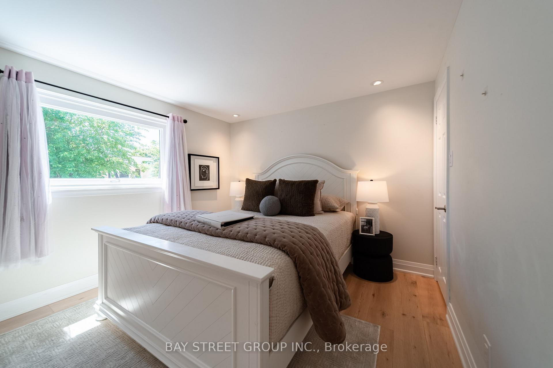 Photo 21 of 2366 Devon Road, Oakville, Ford — HOMEH