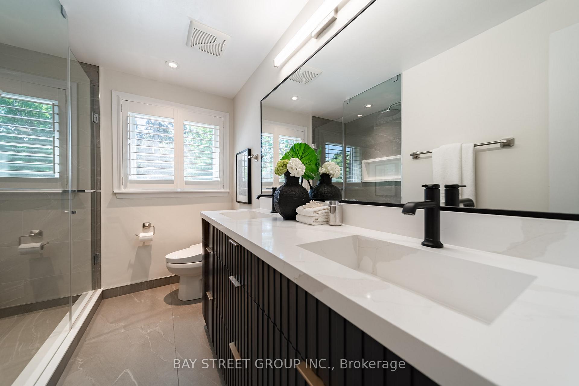 Photo 23 of 2366 Devon Road, Oakville, Ford — HOMEH