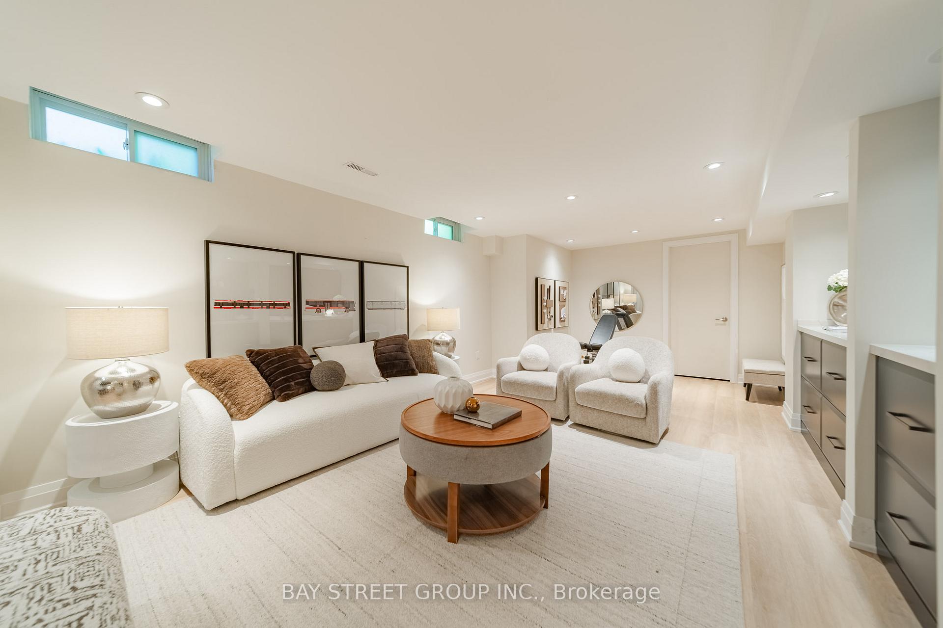 Photo 26 of 2366 Devon Road, Oakville, Ford — HOMEH