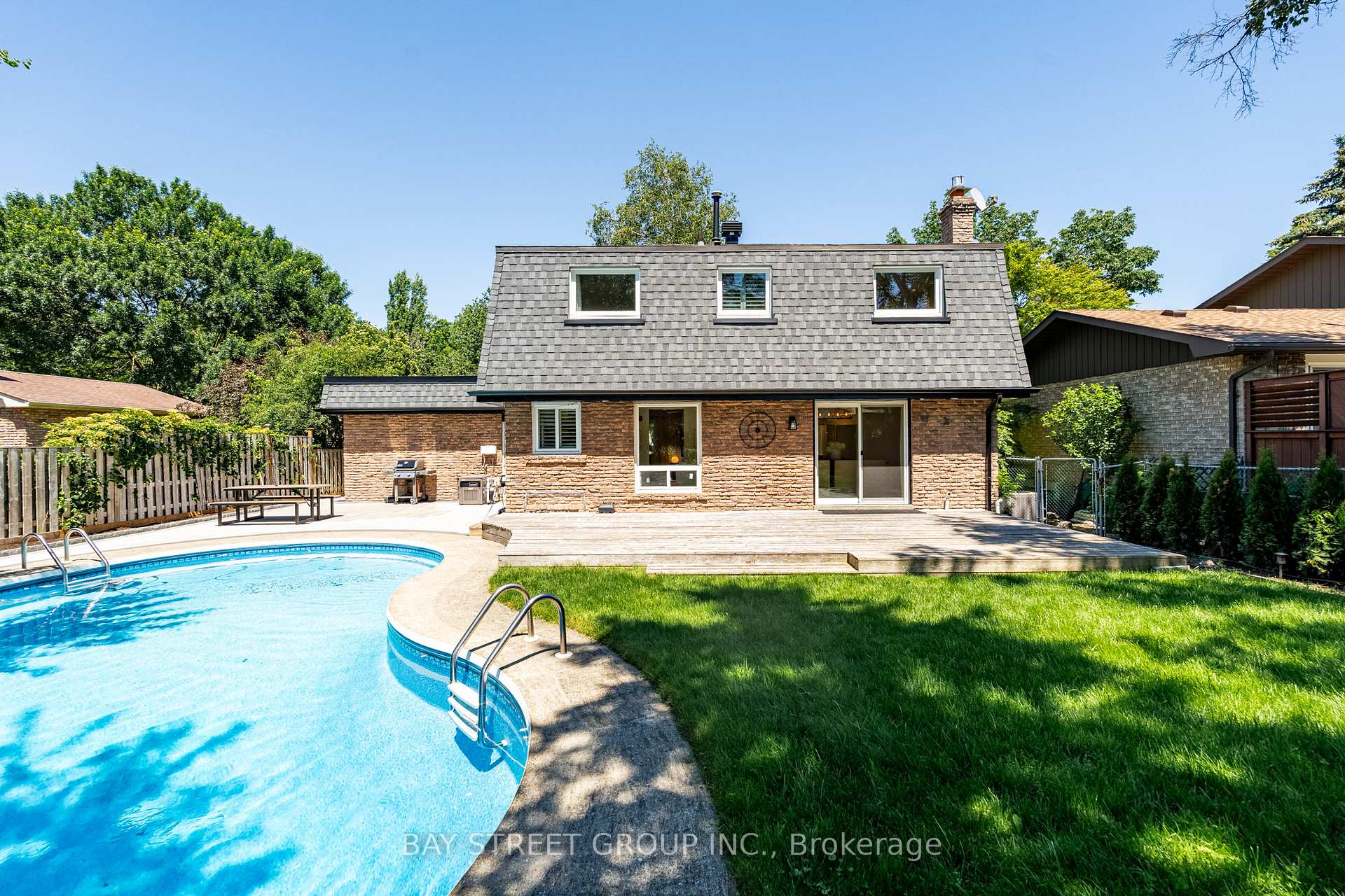Photo 32 of 2366 Devon Road, Oakville, Ford — HOMEH