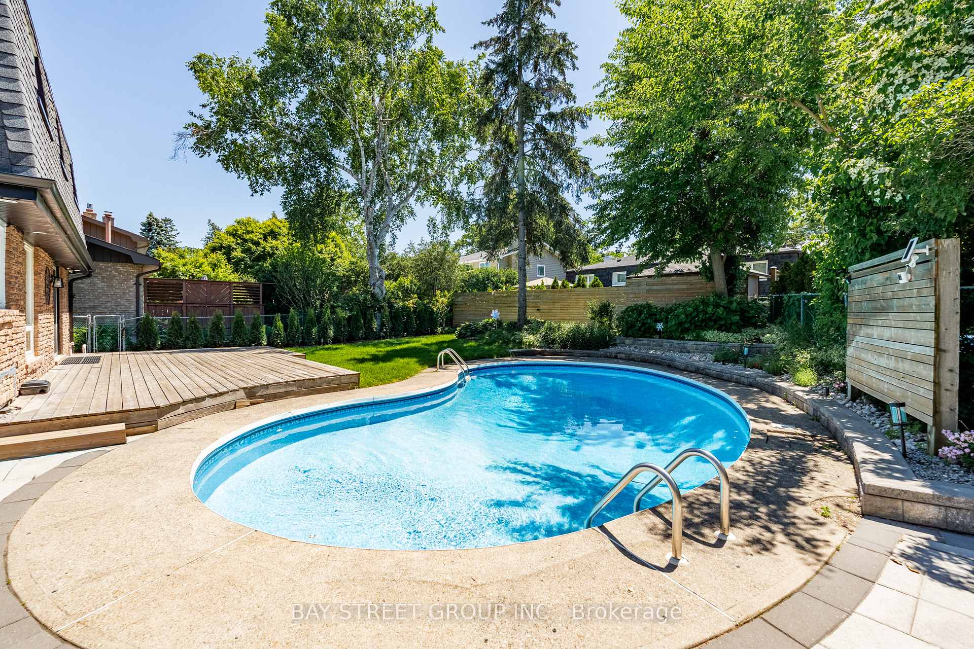 Photo 34 of 2366 Devon Road, Oakville, Ford — HOMEH