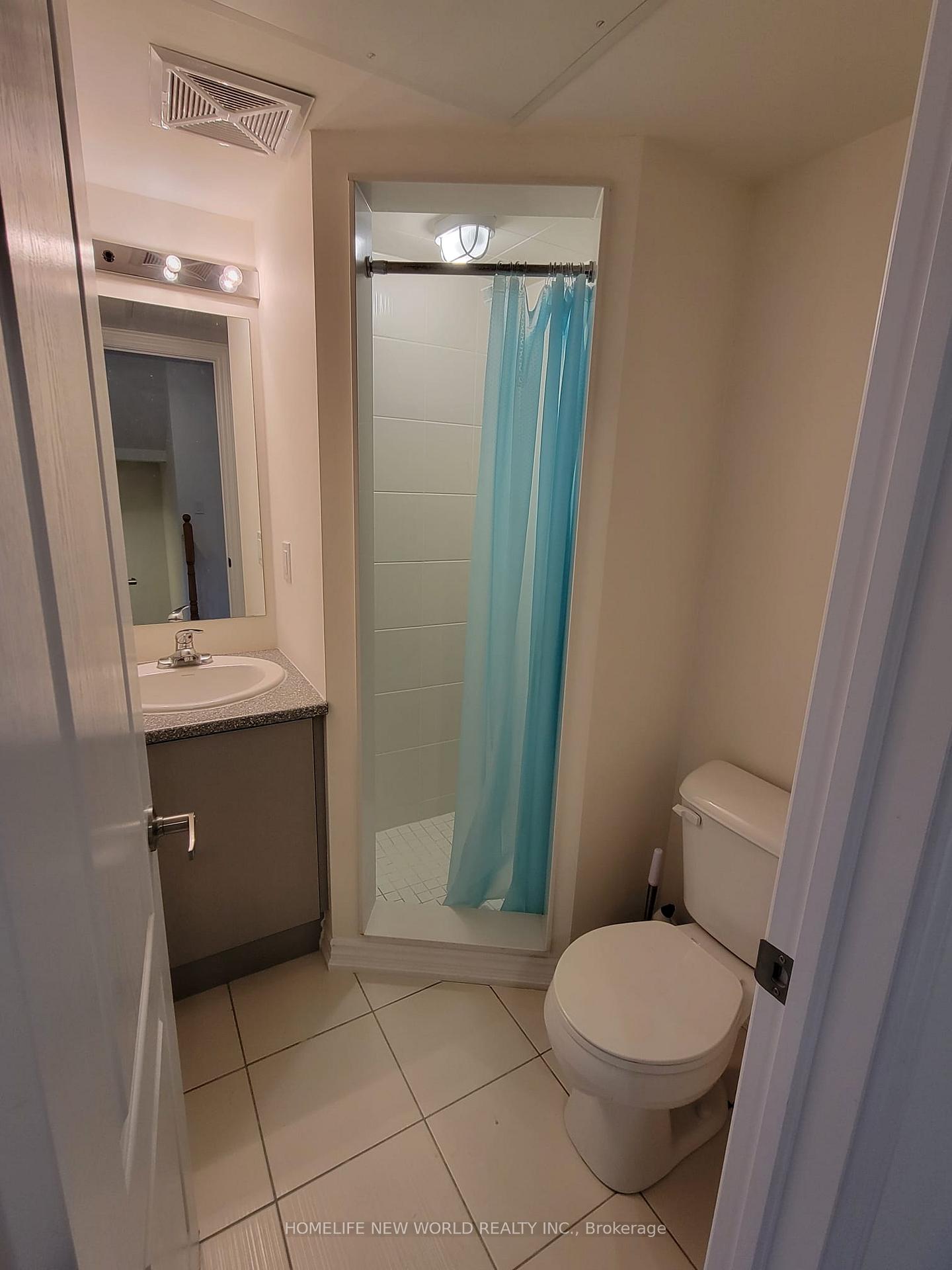Photo 5 of Unit 36, 181 Parktree Drive, Vaughan, Maple — HOMEH