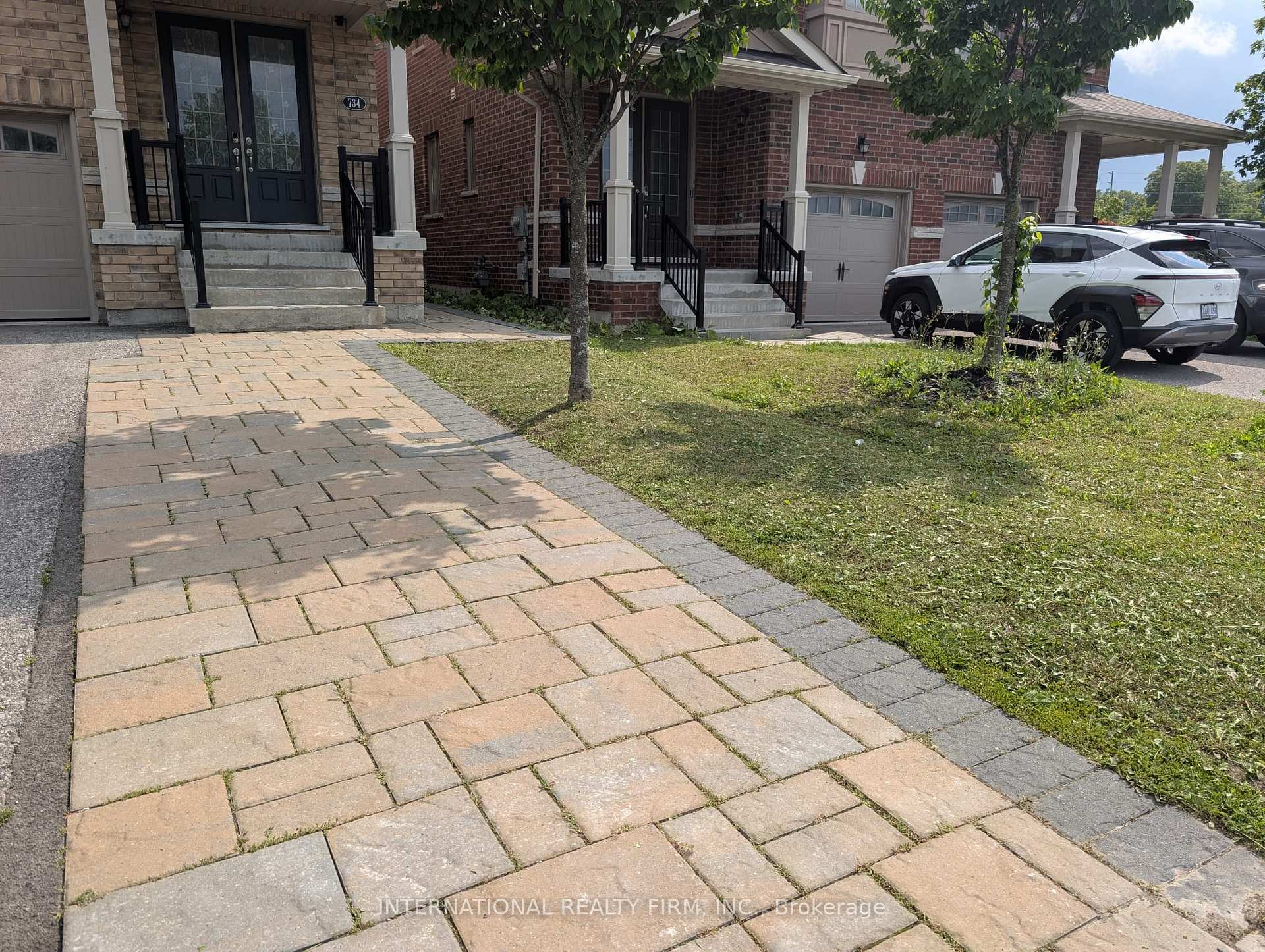 Photo 2 of Unit Main, 734 Yarfield Crescent, Newmarket, Glenway Estates — HOMEH